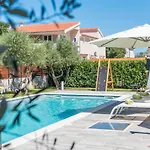 Olea With Heated Pool And Jacuzzi * Sukošan