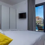 Olea With Heated Pool And Jacuzzi Villa *