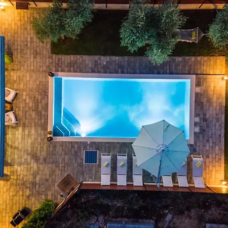 Villa Olea With Heated Pool And Jacuzzi