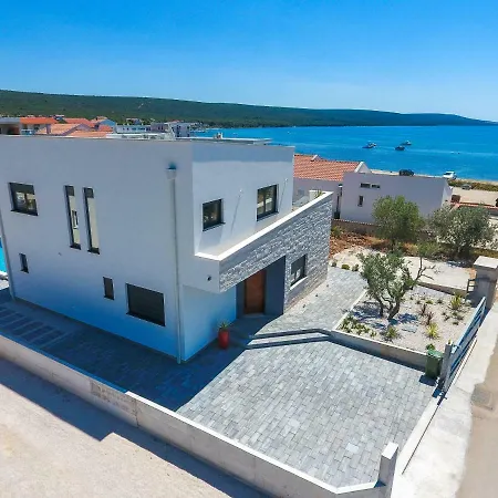 Villa Olea With Heated Pool And Jacuzzi