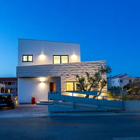 Olea With Heated Pool And Jacuzzi