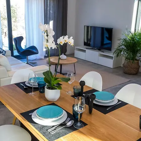 Olea With Heated Pool And Jacuzzi Vila Sukošan
