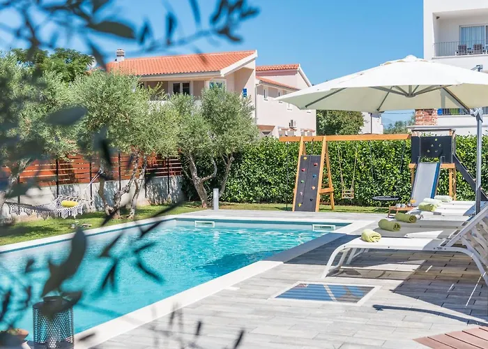 Olea With Heated Pool And Jacuzzi * Sukošan