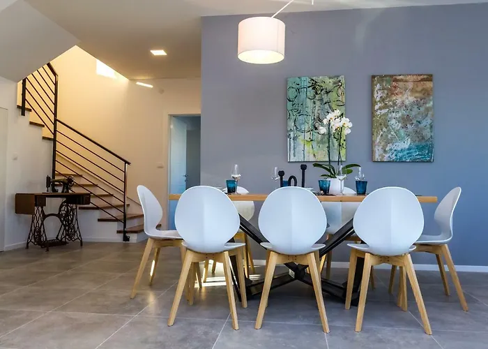 Olea With Heated Pool And Jacuzzi *