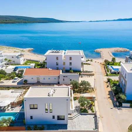 Olea With Heated Pool And Jacuzzi Villa *