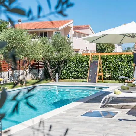 Olea With Heated Pool And Jacuzzi * Sukošan