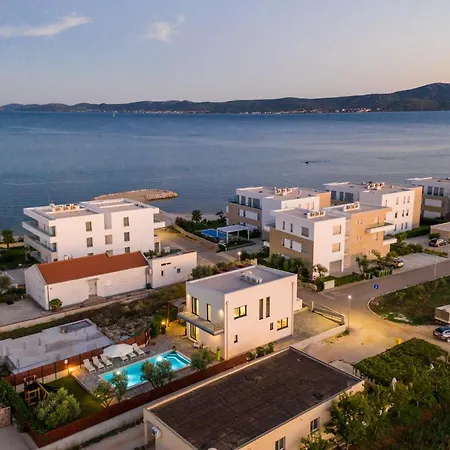 Olea With Heated Pool And Jacuzzi Vila Sukošan