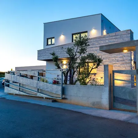 Olea With Heated Pool And Jacuzzi * Sukošan