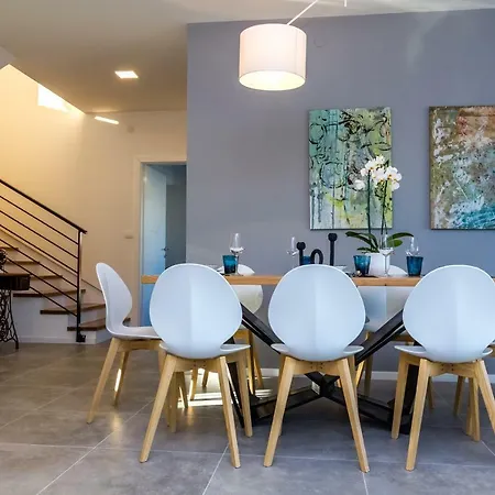 Olea With Heated Pool And Jacuzzi *