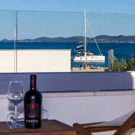 Villa Olea With Heated Pool And Jacuzzi *