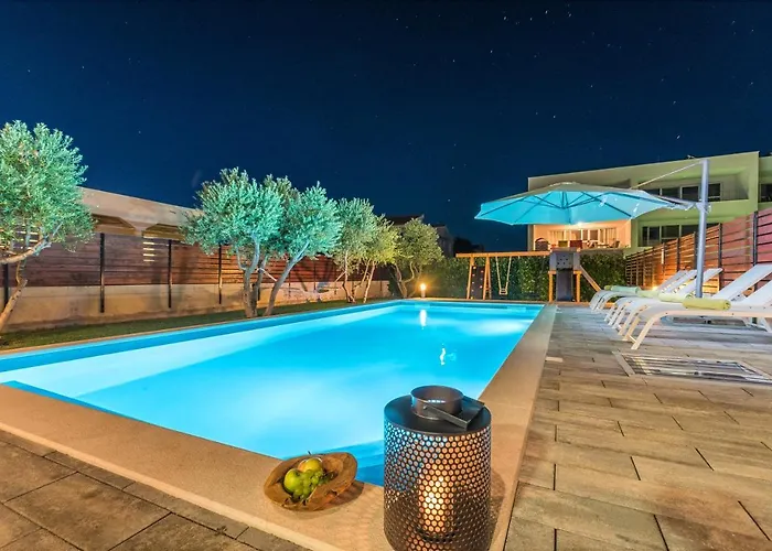 Olea With Heated Pool And Jacuzzi