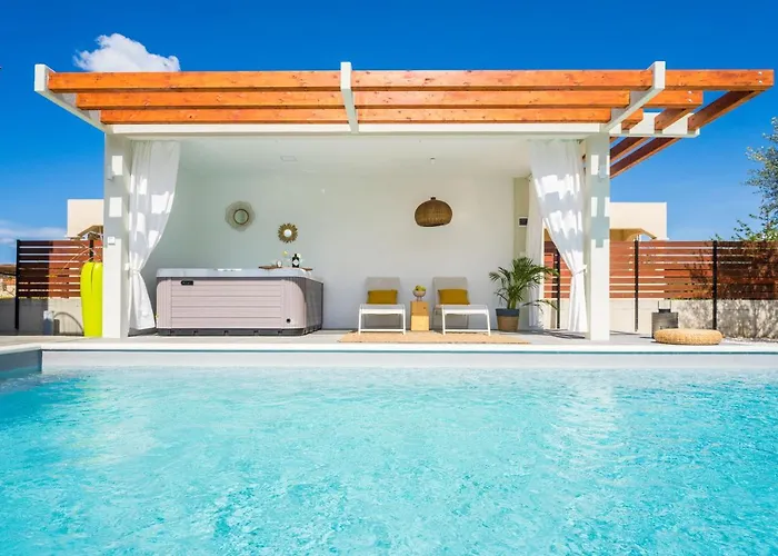 Olea With Heated Pool And Jacuzzi * Sukošan