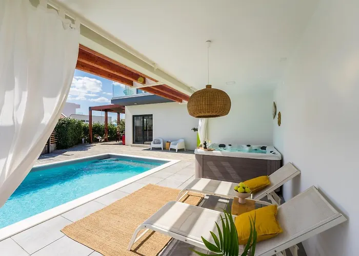 Olea With Heated Pool And Jacuzzi